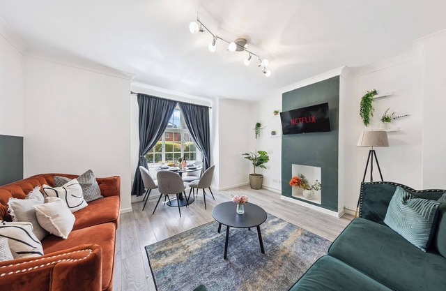 Fabulous and spacious 3-bedroom house with cozy garden