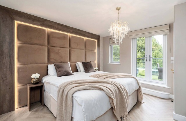Fabulous Group Accommodation at Riverside Villas