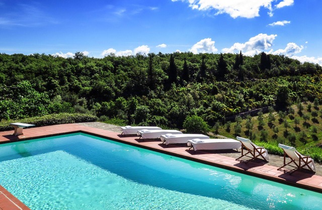 FABELHAFTE 6BD - 6BA VILLA MIT ERSTAUNLICHEM POOL & BLICK AUF TOP CHIANTI LAGE!