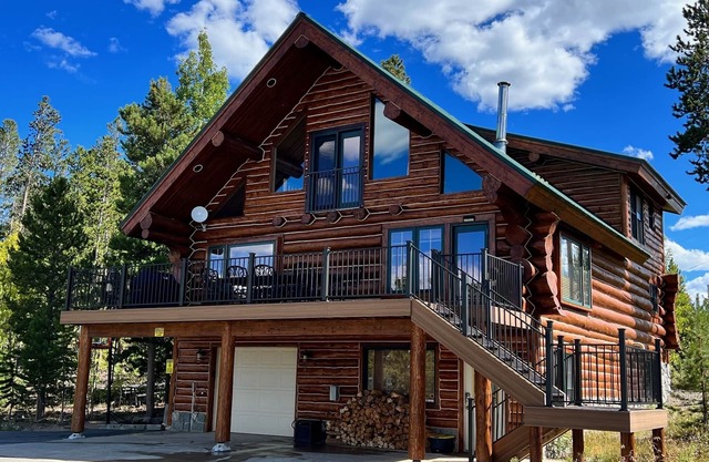Fabulous Log Home - 2 Master Schlafzimmer!