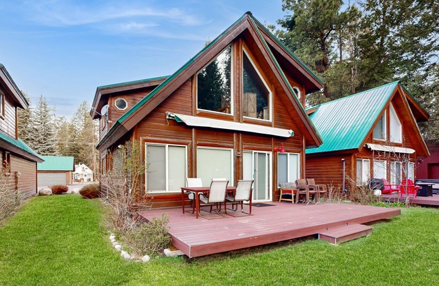 Fabulous McCall townhome with amazing golf course views & luxurious amenities