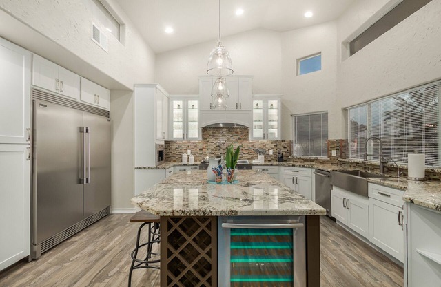 Fabulous Mesa Oasis. Sleeps 14. Dog Friendly Too.