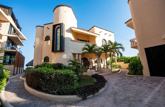 Fabulous Oceanfront Property with Pool, Chef, and Private Beach Access