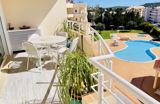 Fabulous Renovated Apartment, Amazing Sea Views, 2 Bed, A/C, WiFi, Pool, Beach