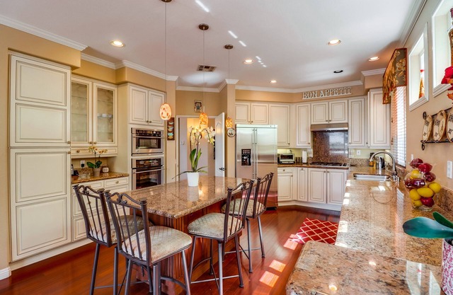 FABELHAFTER, GERÄUMIGER LUXUS CARMEL VALLEY / DEL MAR MÖBLIERTES HAUS MIT 5 SCHLAFZIMMERN!