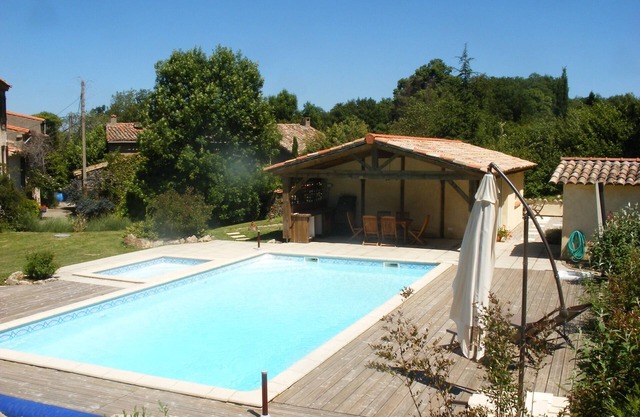 Renoviertes Bauernhaus aus dem 17. Jahrhundert mit privatem beheiztem Pool südlich von Carcassonne