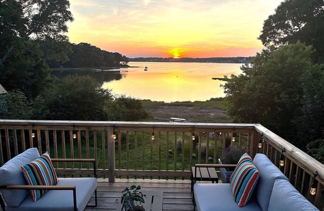 Fabulous waterfront home in Buzzards Bay/Cape Cod