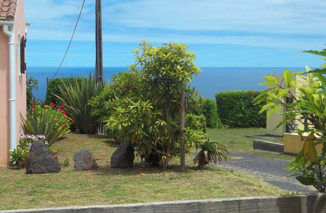 Faial Cottage, Azores - Cozy Local Stay with Private Patio
