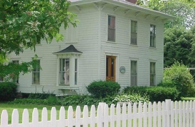 Fair Haven 5 bedrooms 4 bathroom