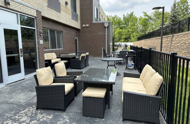 Fairfield Inn & Suites by Marriott Detroit Chesterfield
