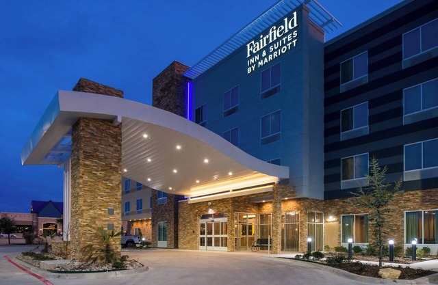 Fairfield Inn & Suites by Marriott Fort Worth Southwest at Cityview