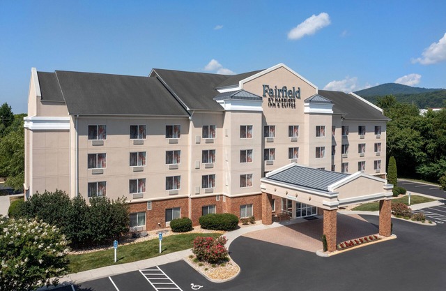 Fairfield Inn & Suites by Marriott Roanoke Hollins/I-81