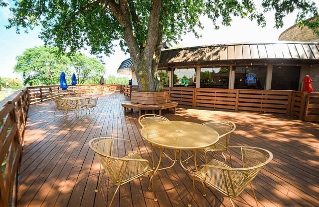 Fairway Inn & Suites