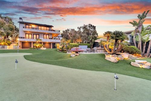 Fairway Retreat, Stylish Coastal Home Near Golf, Beaches & Carlsbad Fun