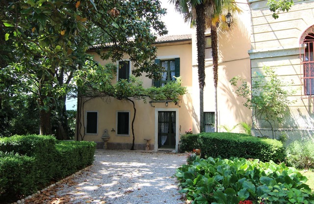 Luxuriöses Ferienhaus in Romano D'ezzelino mit Garten