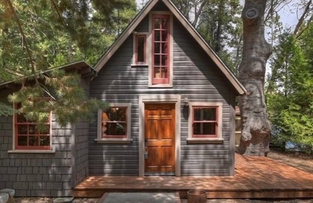 Fairytale themed secluded cabin- pets ok, king bed, fast Wi-Fi!
