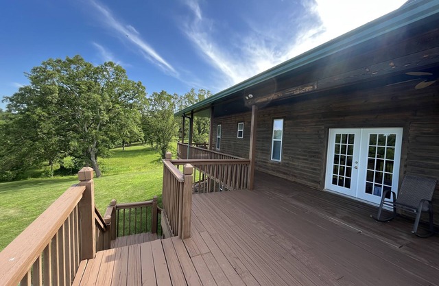 FALCON LODGE AND NATURE RETREAT