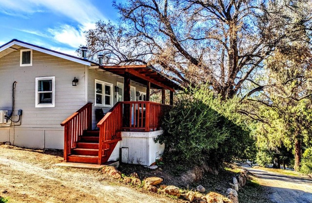 Falcon's Chalet- Cabin