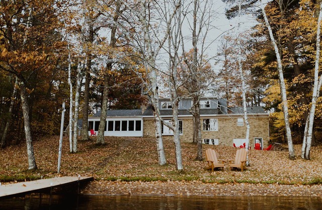 Lake House mit 200 '+ Sandy Frontage, 2 Docks, Lagerfeuer - alles inklusive