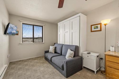 Fall Colors R Coming Enjoy our Local Discounts