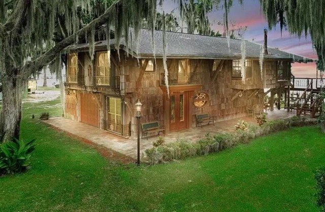 FALL SALE - 25% off Beautiful Lake June Home