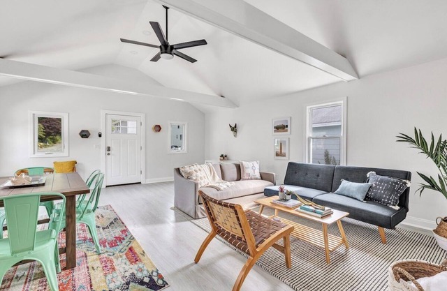 Fall Sale| Beach Bungalow | Walk2Beach| Pet| Pkg