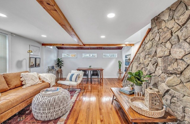 Fall Sale | Cozy Cottage | Pet | WalktoBeach
