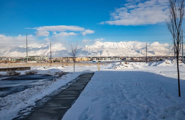 FALL SALE! Lehi Oasis/Fully Stocked Kitchen/Garage