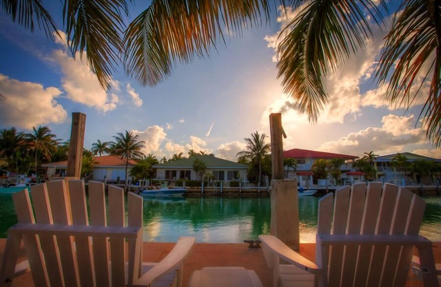 Nur noch wenige Sommer 2019 Wochen! Dock, Fahrräder, Kajak, 2 Beach Clubs, Pool auch!