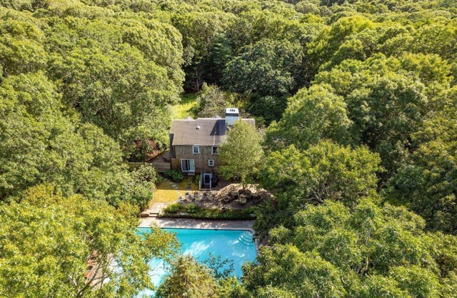 Falmouth Breeze Escape