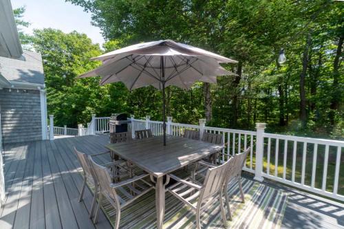 Falmouth Family Retreat Beach House with BBQ Bikes & Family Fun
