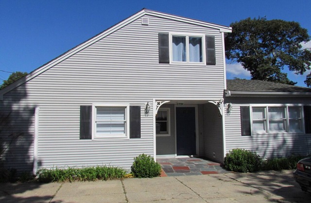 Falmouth Heights - Renovated 3 Bedroom