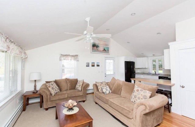 Falmouth: Neu renoviertes Ferienhaus in der Nähe von Stränden und Einkaufsmöglichkeiten
