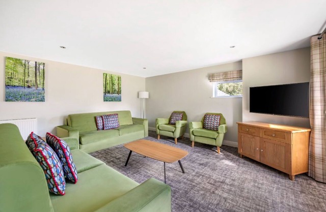 Family 2-Bed Apartment | Near Lancaster | Sleeps 6