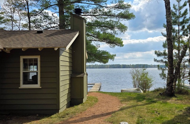 Family and pet friendly, waterfront cabin on Lost Lake, with private dock