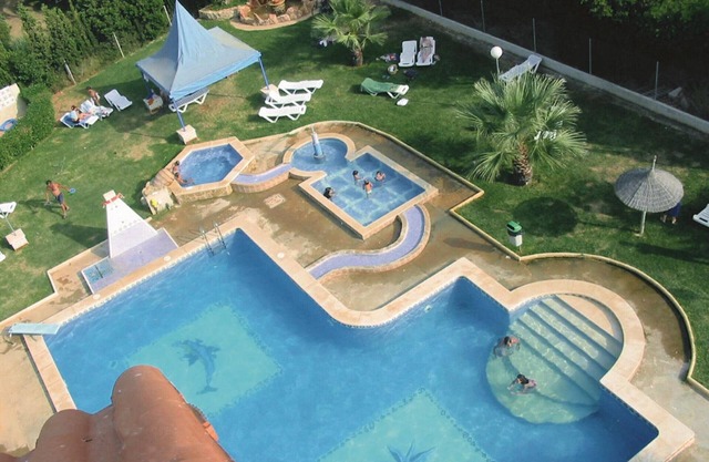 Familienapartment mit Pool, WLAN und Parkplatz in Strandnähe