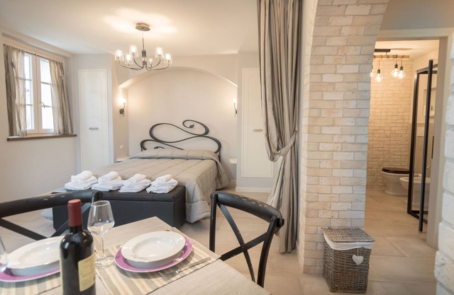 Familienapartment mit Schwimmbad und Spa in Assisi