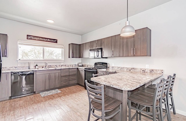 Ideal family stay, full kitchen, near Yellowstone