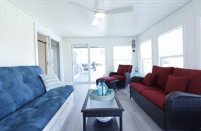 Family Beach House in the Bluffs