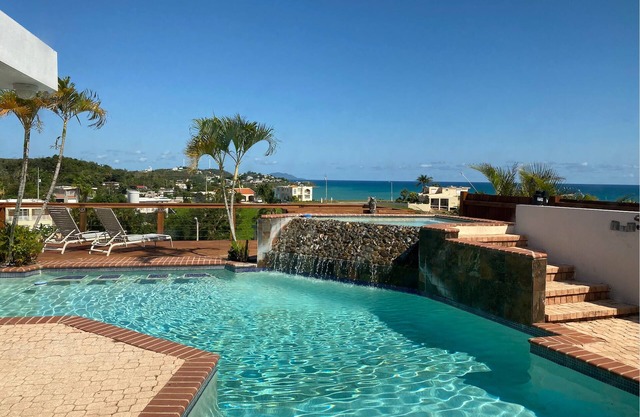 Family Beach House with Private Pool and an Amazing Ocean View