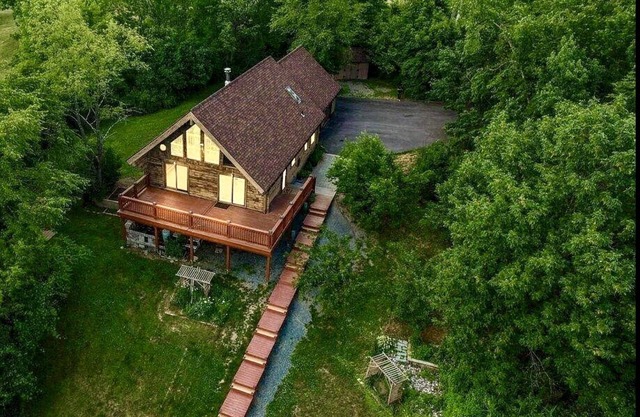 "Family Cabin: Hot Tub, Golf, Games, Sunset, Pet!"