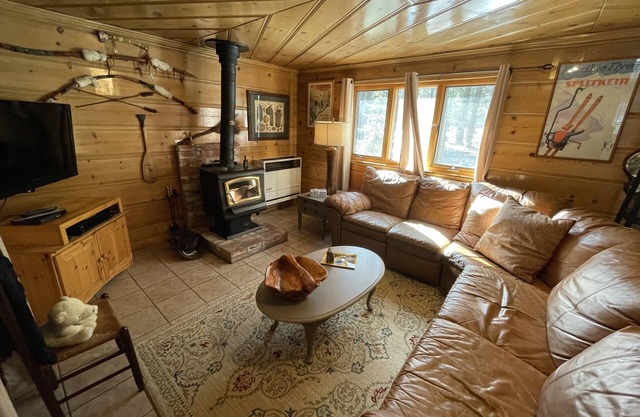 Family Cabin Near the Lake