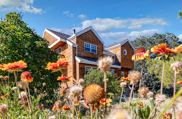 Family Cabin Retreat, Hot Tub, Game Room and More!