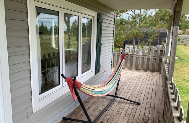 Family cottage by the ocean in Maritimes. Pet-friendly!