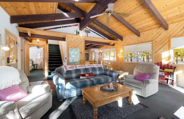 Camp Connell Cabin: Pet & Family-Friendly & Fully Stocked