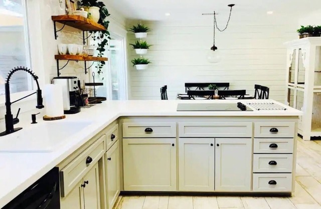 Family/ dog friendly house close to wedding venues/wineries/ downtown Fallbrook!