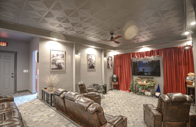 Family Entertainment near Flathead & Glacier. Theater, Arcade, Billiards & Poker
