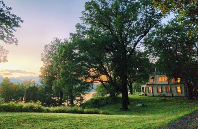 Family Estate & Haven in the Hudson Valley - 10 Bedrooms, Riverfront Views, 70ac