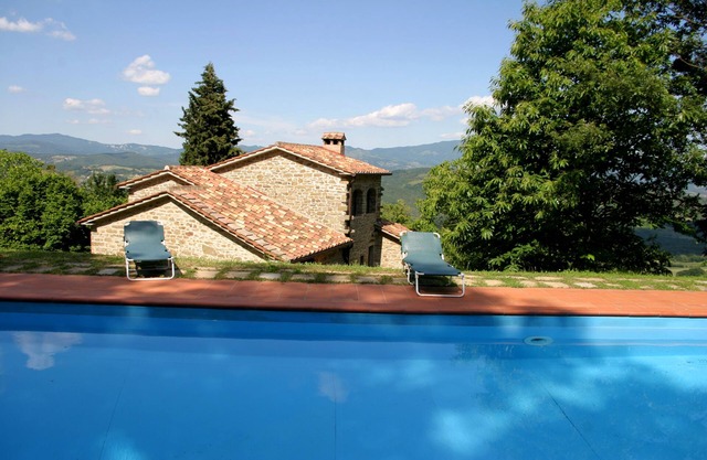 Villa mit privatem Pool, See- und Bergblick. 10% Rabatt für Juni / Juli