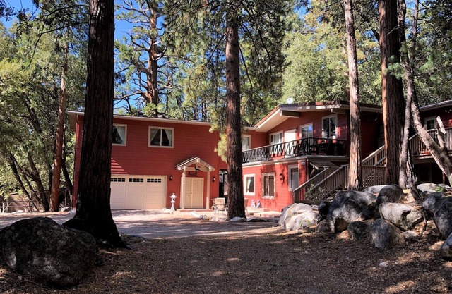 Family friendly, Full Kitchen, EV Charger Level 2, A/C, Easy Parking, Fireplace